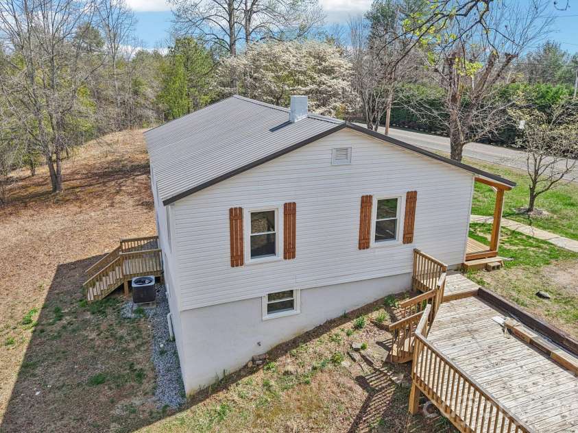 5192 Ralph Winchester Road, Lenoir, NC 28645.  MLS# CAR4349337, YatesRealty ID 8576. 