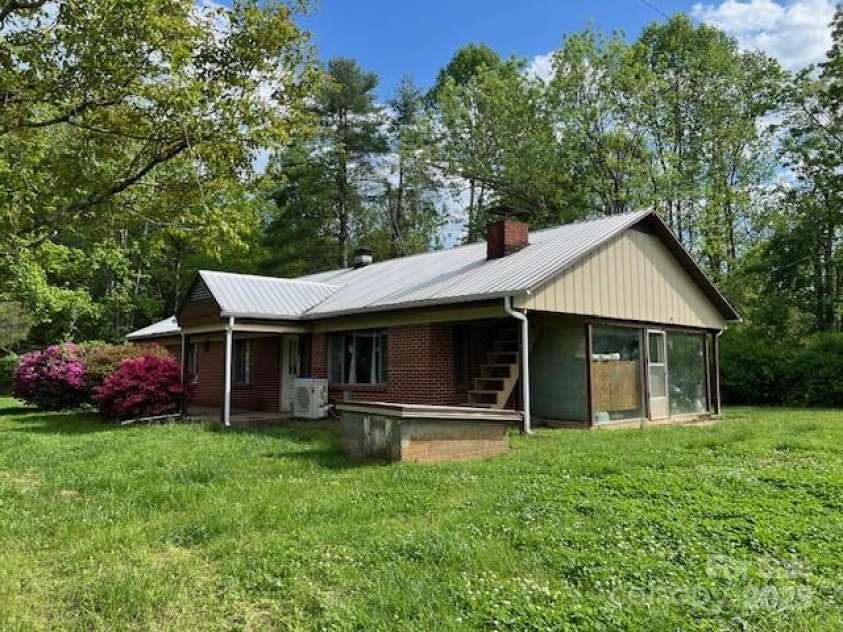 7661 US 221 Highway, Marion, NC 28752.  MLS# CAR4251800, YatesRealty ID 8576. 