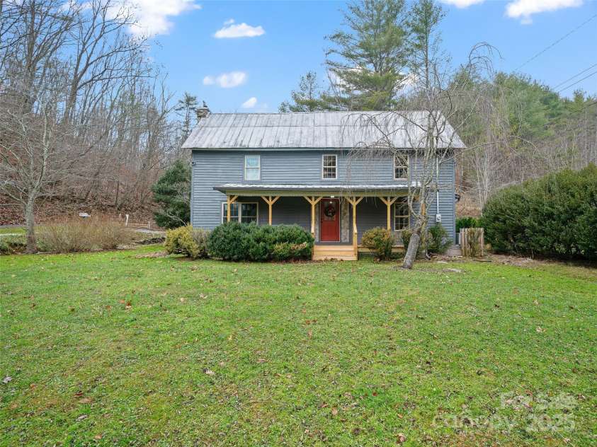34 McCurry Road, Burnsville, NC 28714.  MLS# CAR4329925, YatesRealty ID 8579. 