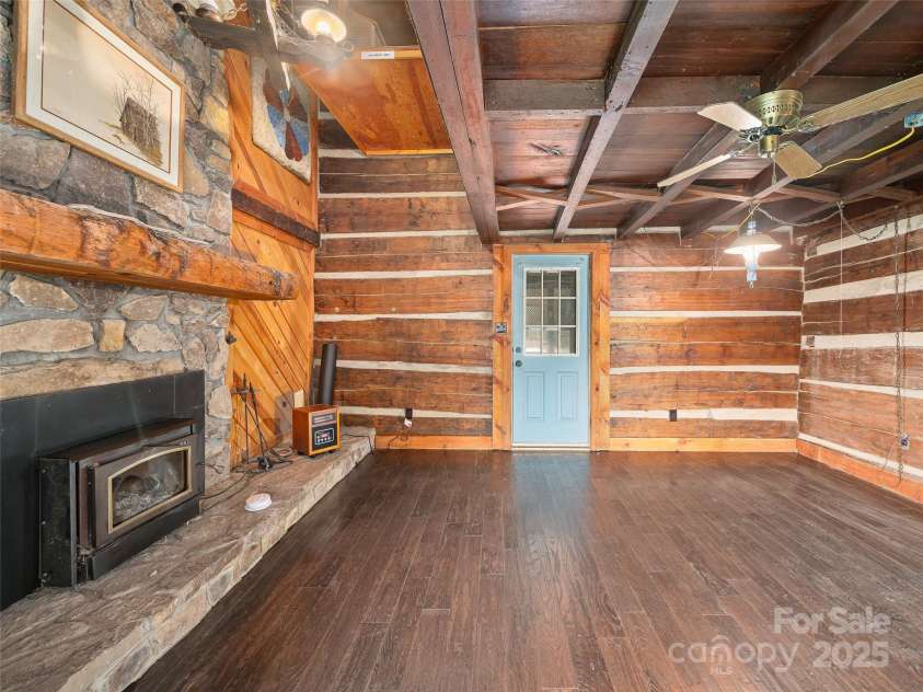 34 McCurry Road, Burnsville, NC 28714.  MLS# CAR4329925, YatesRealty ID 8579. 