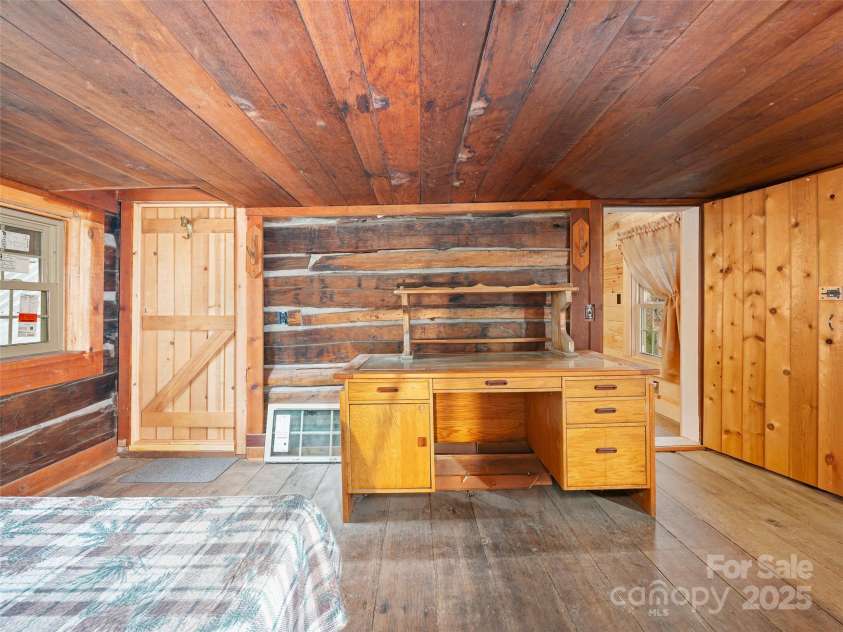 34 McCurry Road, Burnsville, NC 28714.  MLS# CAR4329925, YatesRealty ID 8579. 