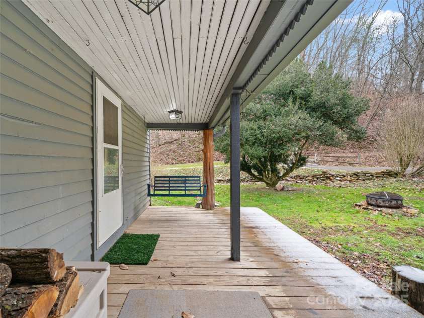 34 McCurry Road, Burnsville, NC 28714.  MLS# CAR4329925, YatesRealty ID 8579. 