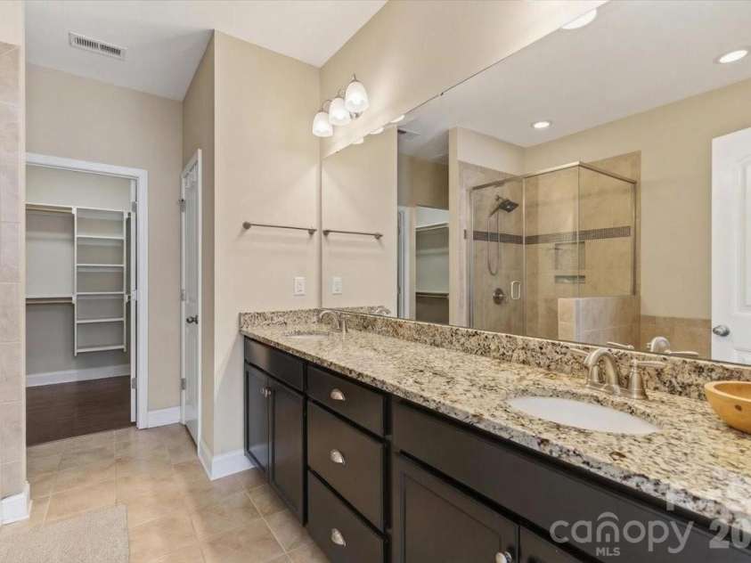 4194 La Crema Drive, Charlotte, NC 28214.  MLS# CAR4363683, YatesRealty ID 8581. 