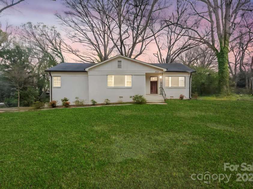 4329 Castleton Road, Charlotte, NC 28211.  MLS# CAR4235834, YatesRealty ID 8583. 