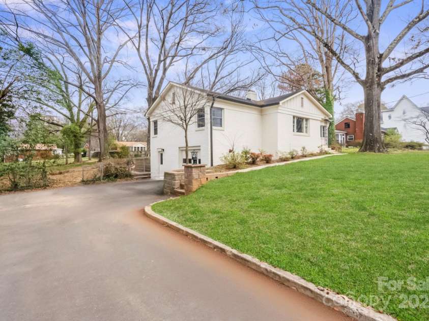 4329 Castleton Road, Charlotte, NC 28211.  MLS# CAR4235834, YatesRealty ID 8583. 