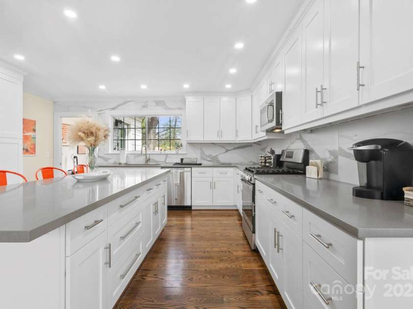 4329 Castleton Road, Charlotte, NC 28211.  MLS# CAR4235834, YatesRealty ID 8583. 