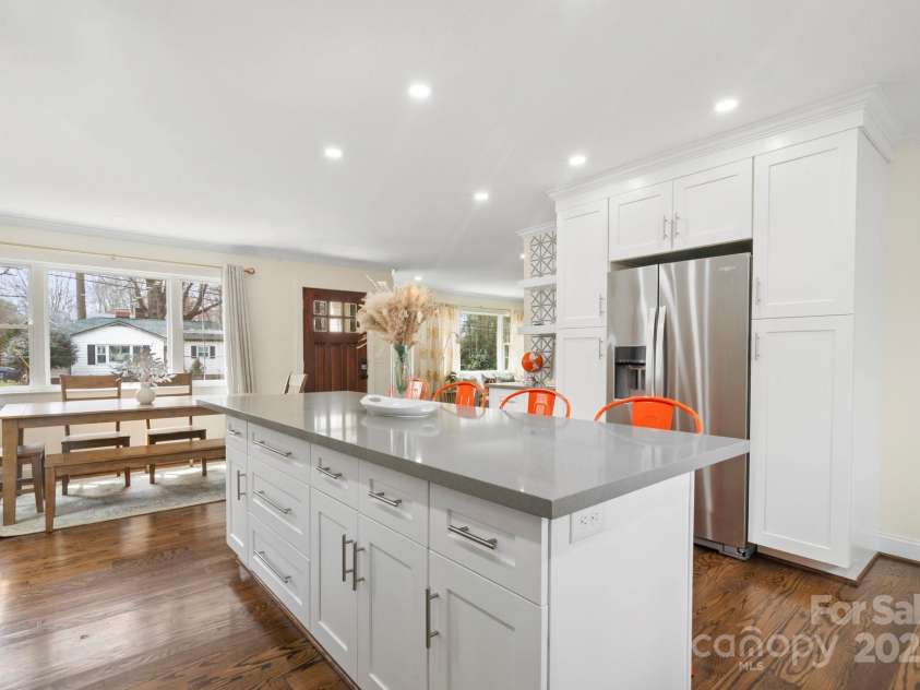 4329 Castleton Road, Charlotte, NC 28211.  MLS# CAR4235834, YatesRealty ID 8583. 