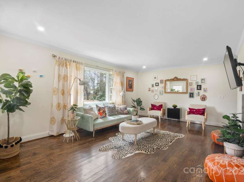 4329 Castleton Road, Charlotte, NC 28211.  MLS# CAR4235834, YatesRealty ID 8583. 