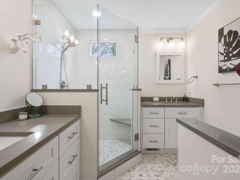 4329 Castleton Road, Charlotte, NC 28211.  MLS# CAR4235834, YatesRealty ID 8583. 