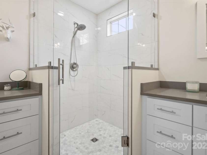 4329 Castleton Road, Charlotte, NC 28211.  MLS# CAR4235834, YatesRealty ID 8583. 