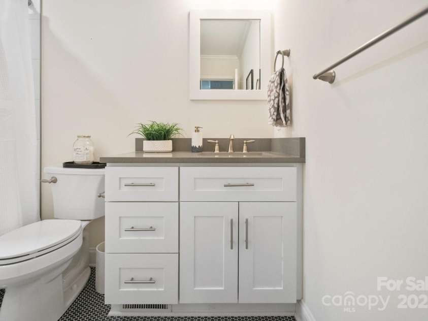 4329 Castleton Road, Charlotte, NC 28211.  MLS# CAR4235834, YatesRealty ID 8583. 