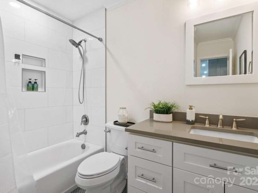 4329 Castleton Road, Charlotte, NC 28211.  MLS# CAR4235834, YatesRealty ID 8583. 