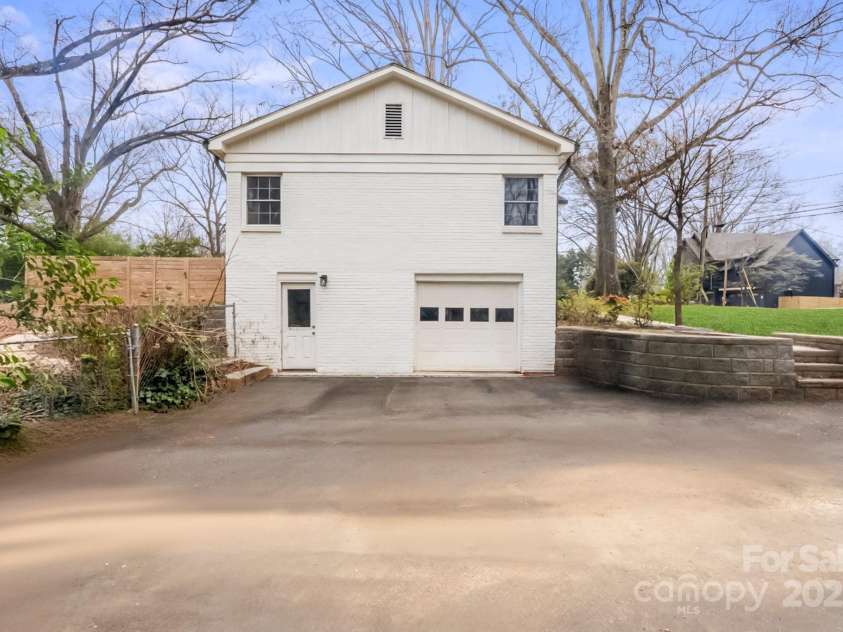 4329 Castleton Road, Charlotte, NC 28211.  MLS# CAR4235834, YatesRealty ID 8583. 