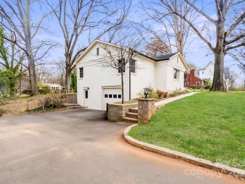 4329 Castleton Road, Charlotte, NC 28211.  MLS# CAR4235834, YatesRealty ID 8583. 