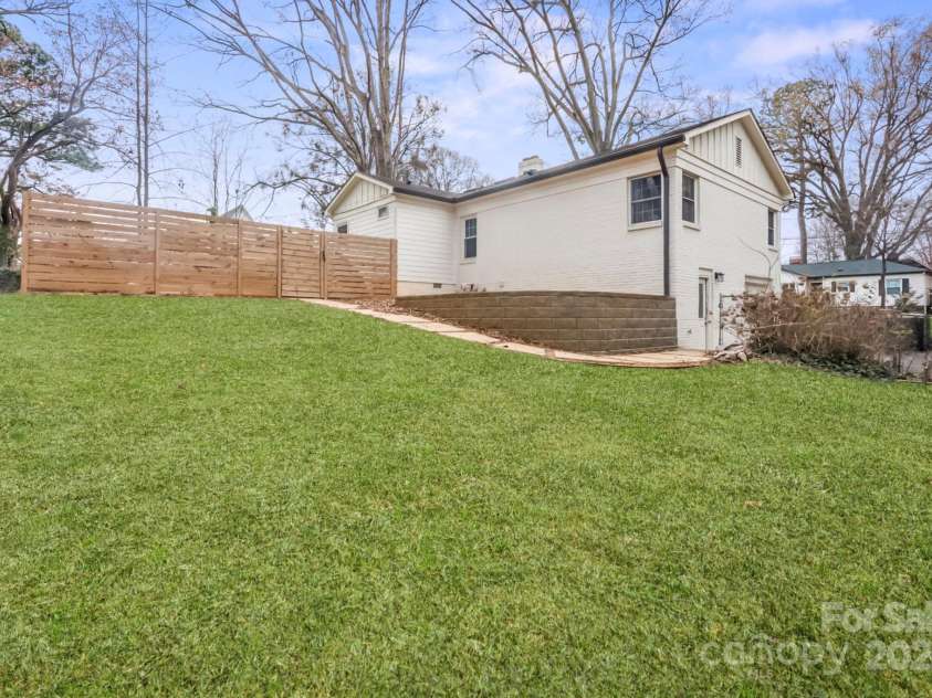 4329 Castleton Road, Charlotte, NC 28211.  MLS# CAR4235834, YatesRealty ID 8583. 