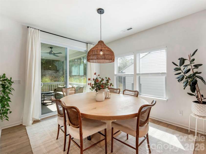 966 Scotch Meadows Loop, Monroe, NC 28110.  MLS# CAR4365046, YatesRealty ID 8583. Breakfast Room!