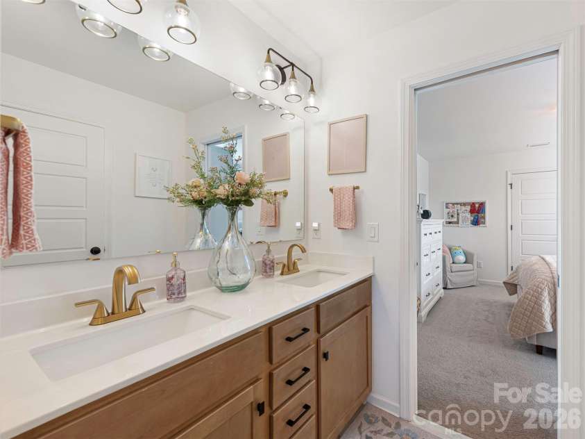 966 Scotch Meadows Loop, Monroe, NC 28110.  MLS# CAR4365046, YatesRealty ID 8583. En-Suite Bath!