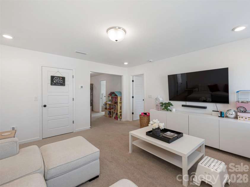 966 Scotch Meadows Loop, Monroe, NC 28110.  MLS# CAR4365046, YatesRealty ID 8583. View 3 Bonus Room!