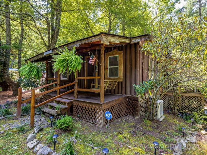 685 Shumont Road, Black Mountain, NC 28711.  MLS# CAR4174454, YatesRealty ID 8584. 