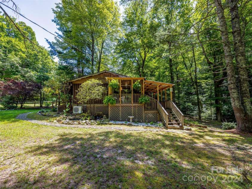 685 Shumont Road, Black Mountain, NC 28711.  MLS# CAR4174454, YatesRealty ID 8584. 