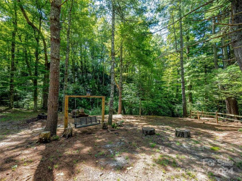 685 Shumont Road, Black Mountain, NC 28711.  MLS# CAR4174454, YatesRealty ID 8584. 