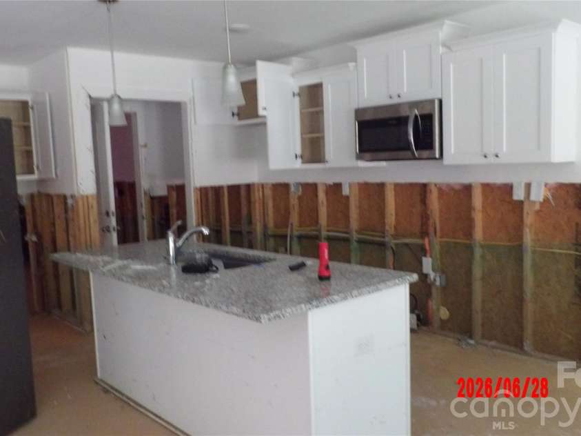 2173 Country Club Drive, Lancaster, SC 29720.  MLS# CAR4404188, YatesRealty ID 8586. Kitchen