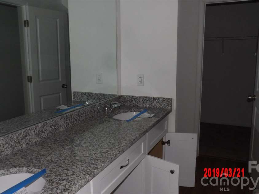 2173 Country Club Drive, Lancaster, SC 29720.  MLS# CAR4417166, YatesRealty ID 8586. Main Bath