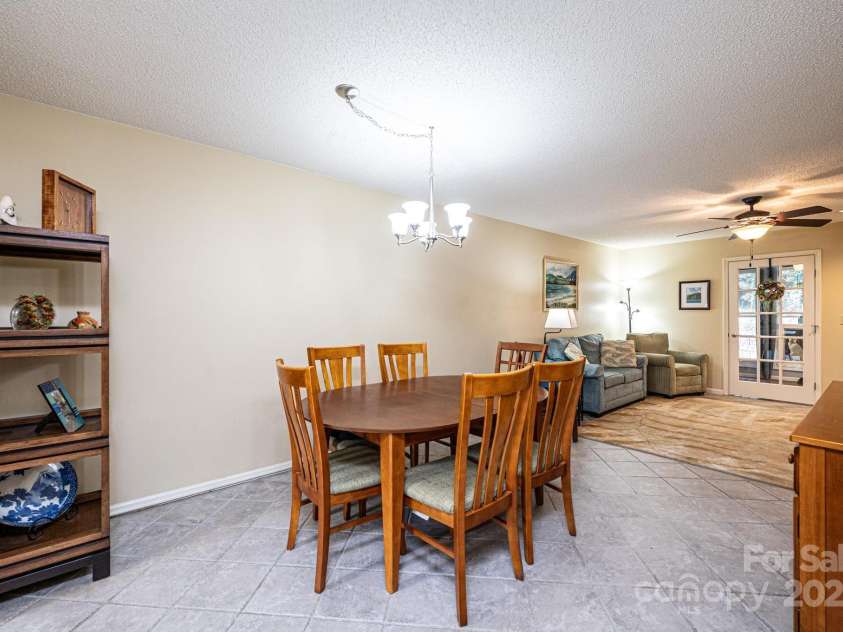 749 21st Avenue, Hickory, NC 28601.  MLS# CAR4217315, YatesRealty ID 8586. Easy to entertain with an open dining/great room