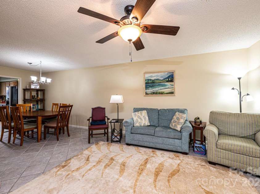 749 21st Avenue, Hickory, NC 28601.  MLS# CAR4217315, YatesRealty ID 8586. Plenty of room for seating
