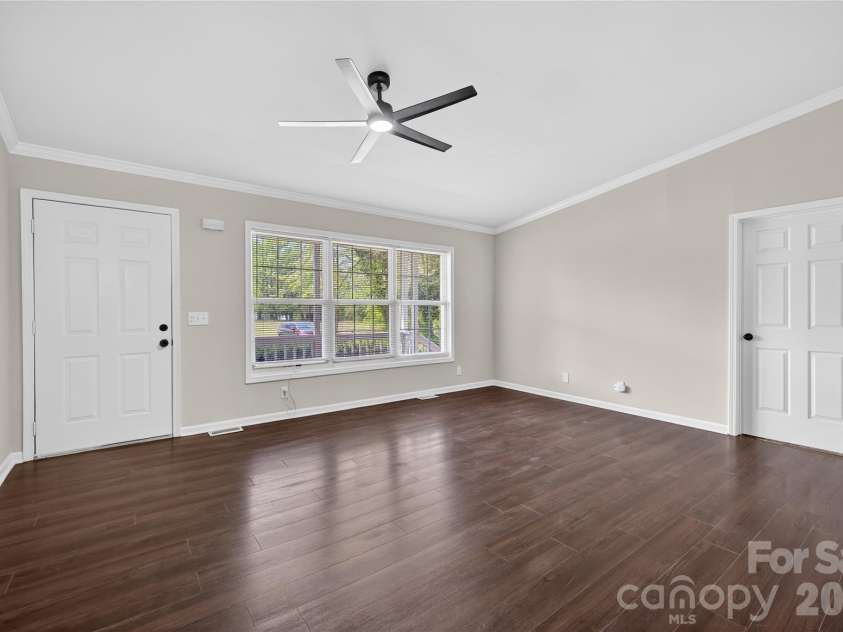 5000 Kerr Lane, Charlotte, NC 28216.  MLS# CAR4365739, YatesRealty ID 8587. 