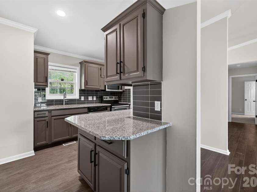 5000 Kerr Lane, Charlotte, NC 28216.  MLS# CAR4365739, YatesRealty ID 8587. 