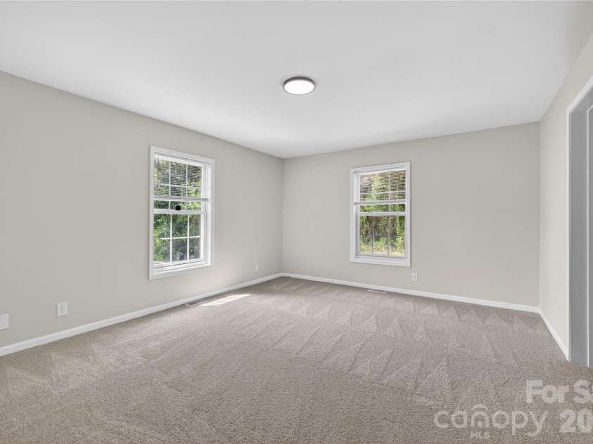 5000 Kerr Lane, Charlotte, NC 28216.  MLS# CAR4365739, YatesRealty ID 8587. 