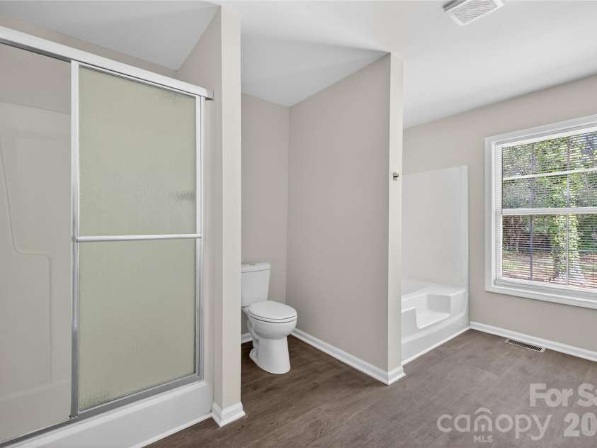 5000 Kerr Lane, Charlotte, NC 28216.  MLS# CAR4365739, YatesRealty ID 8587. 
