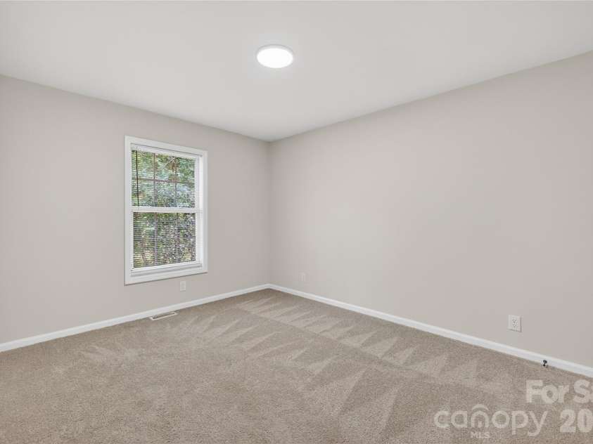 5000 Kerr Lane, Charlotte, NC 28216.  MLS# CAR4365739, YatesRealty ID 8587. 