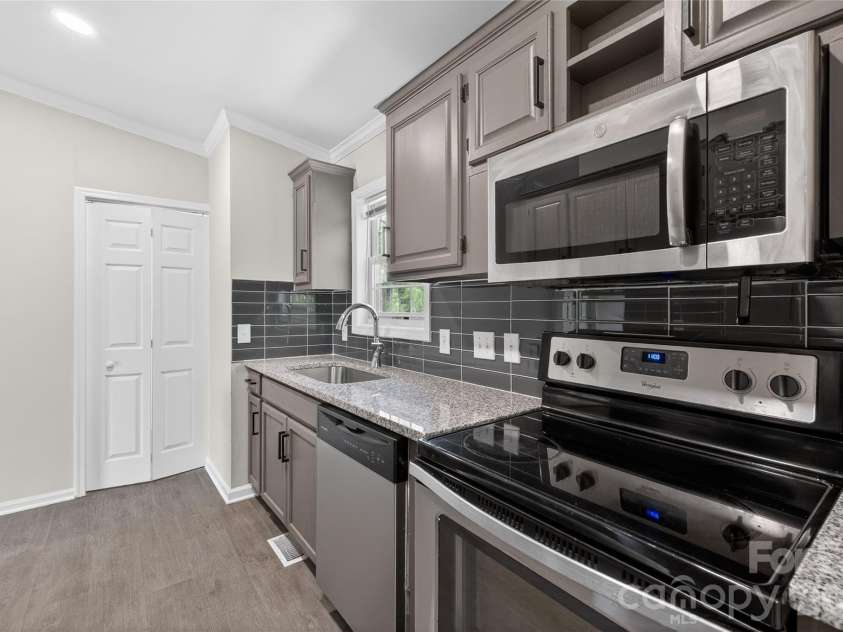 5000 Kerr Lane, Charlotte, NC 28216.  MLS# CAR4365739, YatesRealty ID 8587. 