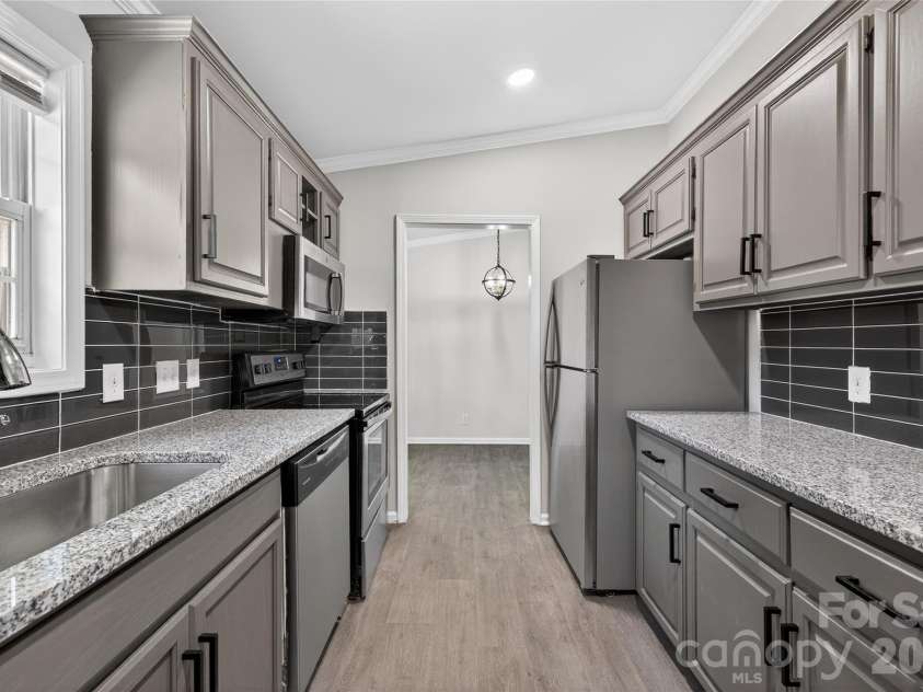 5000 Kerr Lane, Charlotte, NC 28216.  MLS# CAR4365739, YatesRealty ID 8587. 