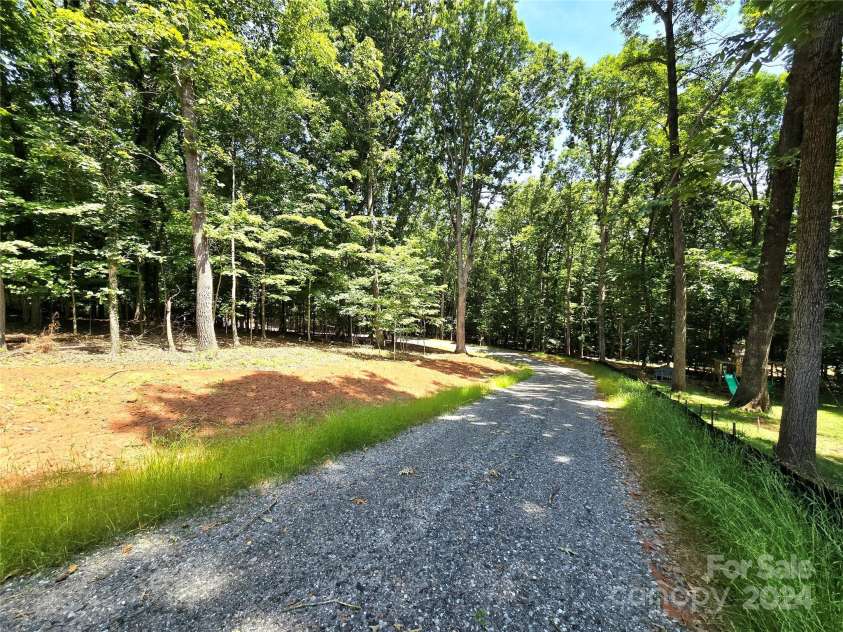 135 Hilltop Street, Morganton, NC 28655.  MLS# CAR4146614, YatesRealty ID 859. 