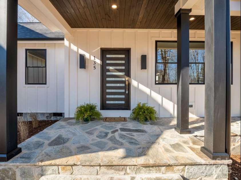 135 Hilltop Street, Morganton, NC 28655.  MLS# CAR4325300, YatesRealty ID 859. 