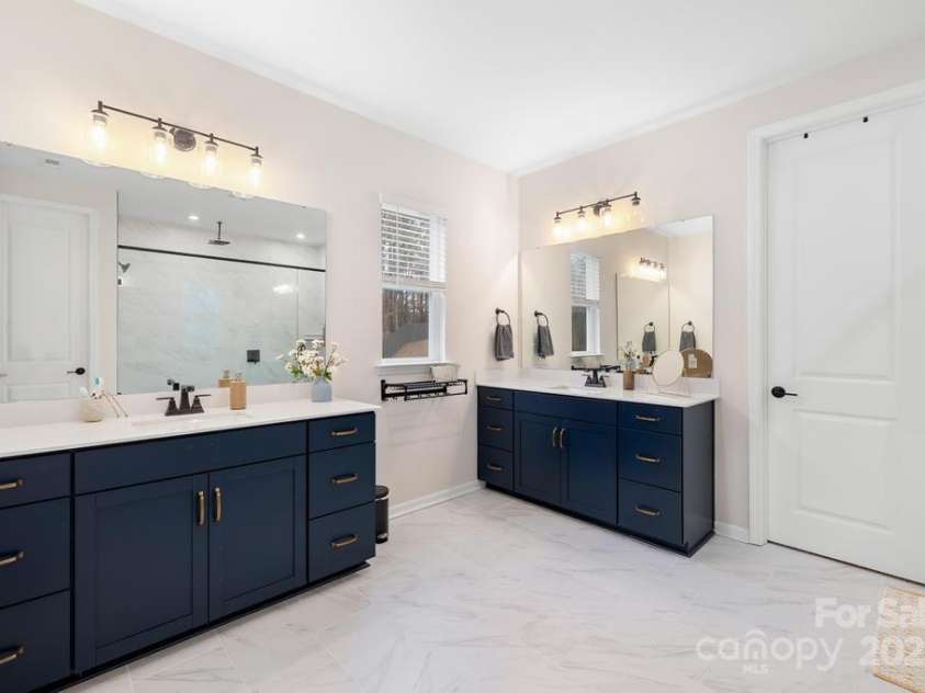 118 Golden Trail, Mooresville, NC 28115.  MLS# CAR4222461, YatesRealty ID 8590. Spacious Primary Bedroom with Dual Vanities