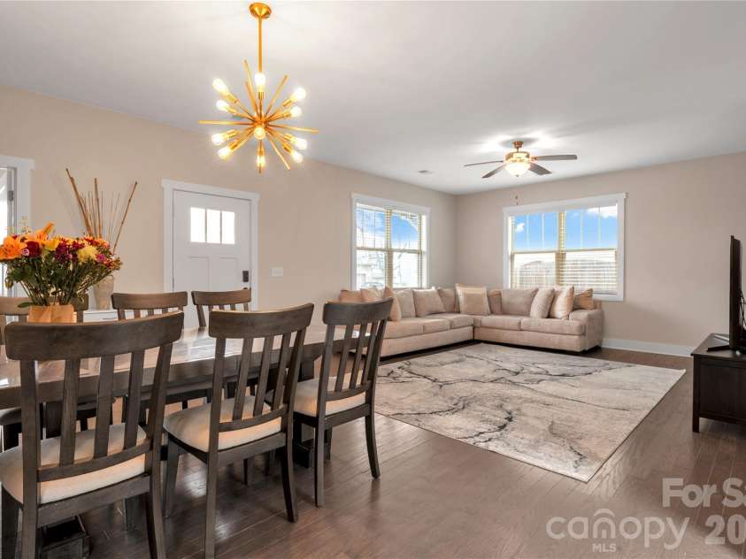 27 Mann Lane, Fletcher, NC 28732.  MLS# CAR4365790, YatesRealty ID 8591. 