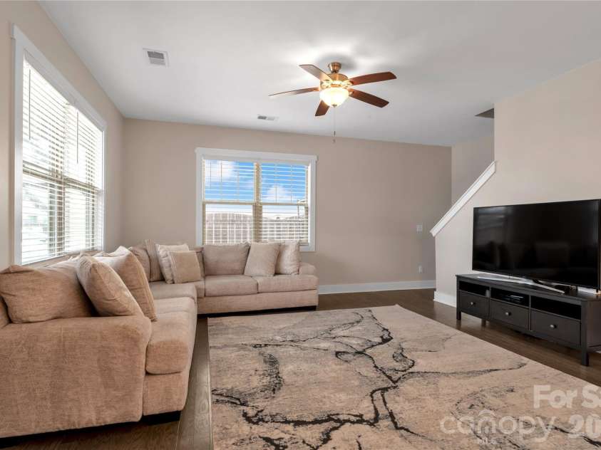 27 Mann Lane, Fletcher, NC 28732.  MLS# CAR4365790, YatesRealty ID 8591. 