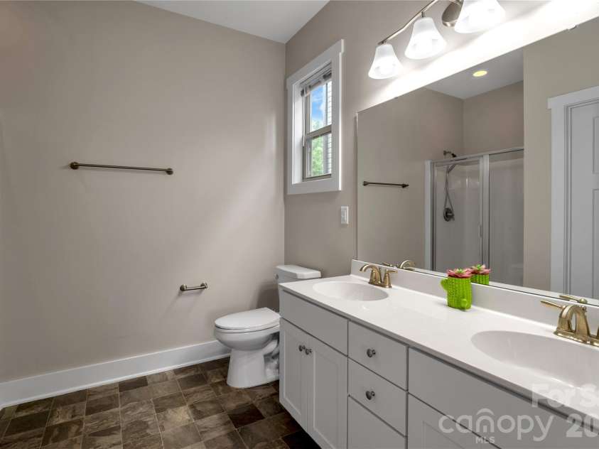 27 Mann Lane, Fletcher, NC 28732.  MLS# CAR4365790, YatesRealty ID 8591. 