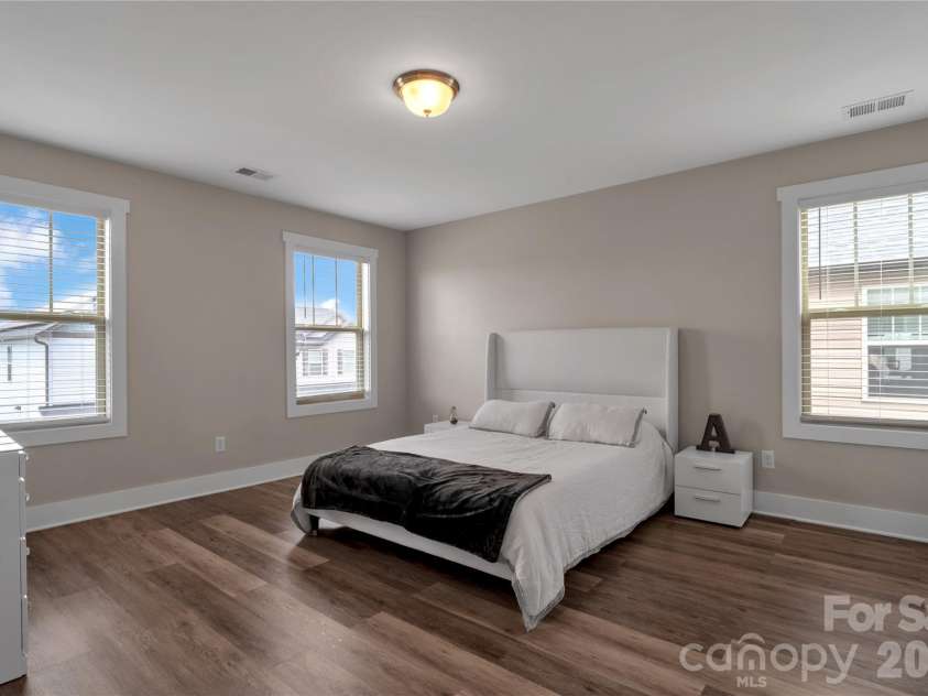 27 Mann Lane, Fletcher, NC 28732.  MLS# CAR4365790, YatesRealty ID 8591. 