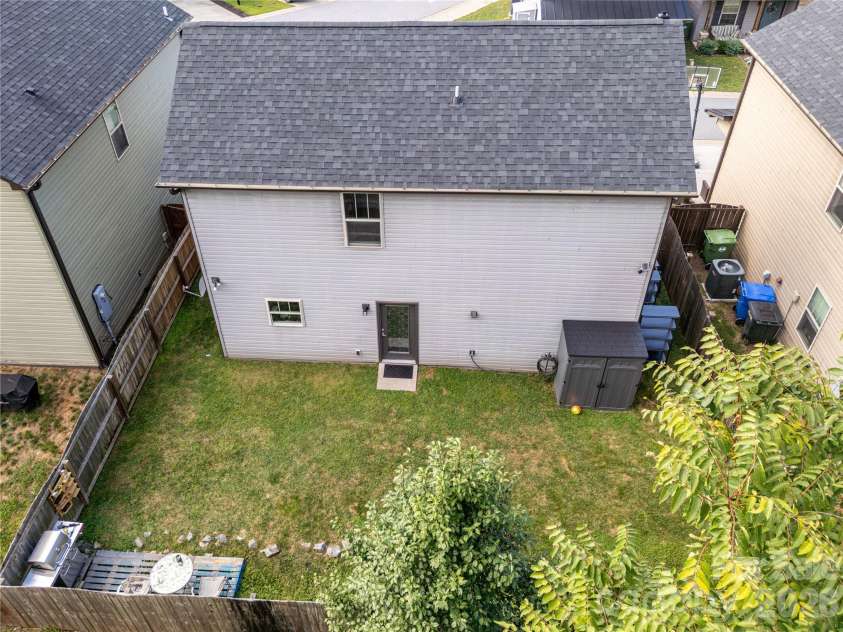 27 Mann Lane, Fletcher, NC 28732.  MLS# CAR4365790, YatesRealty ID 8591. 