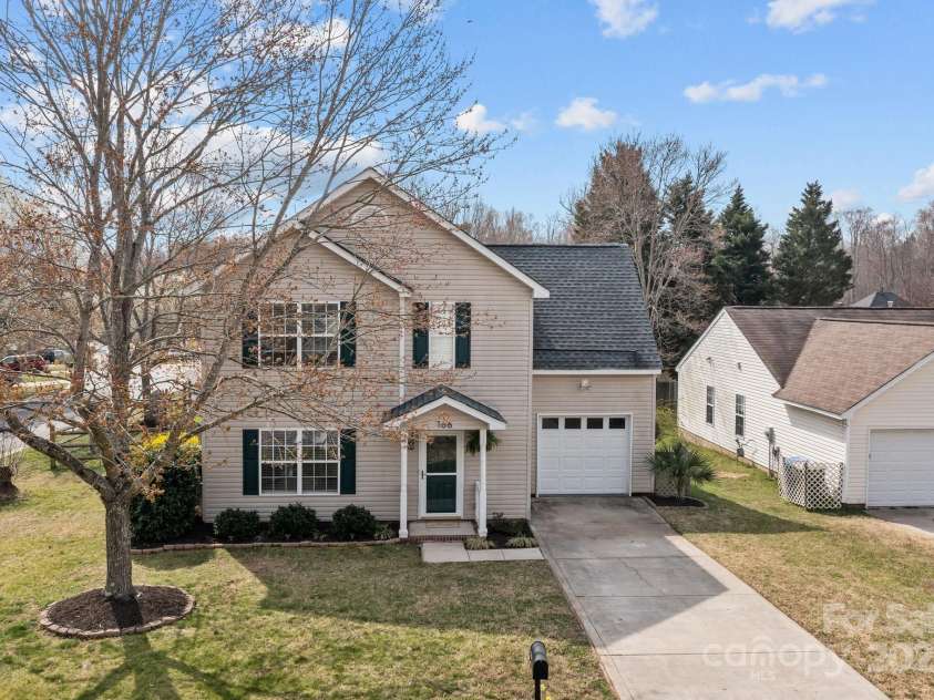 166 Chere Helen Drive, Mooresville, NC 28115.  MLS# CAR4232685, YatesRealty ID 8592. 