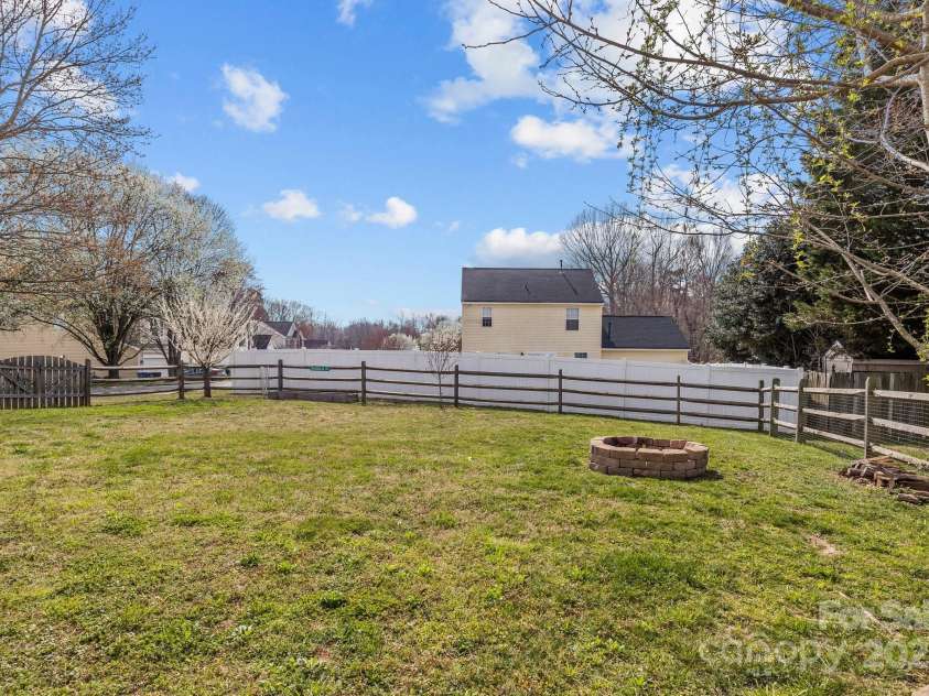 166 Chere Helen Drive, Mooresville, NC 28115.  MLS# CAR4232685, YatesRealty ID 8592. 