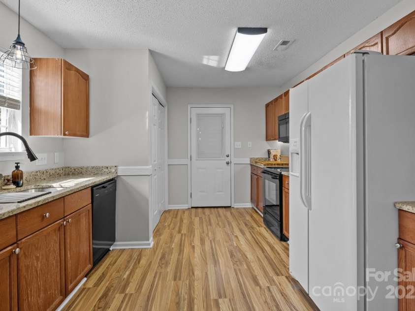 166 Chere Helen Drive, Mooresville, NC 28115.  MLS# CAR4232685, YatesRealty ID 8592. 
