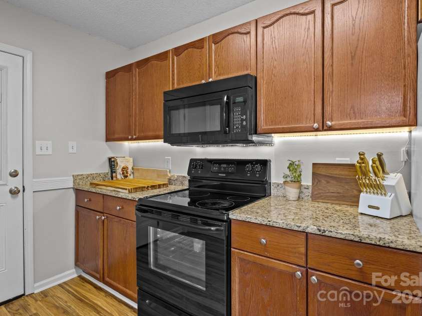 166 Chere Helen Drive, Mooresville, NC 28115.  MLS# CAR4232685, YatesRealty ID 8592. 