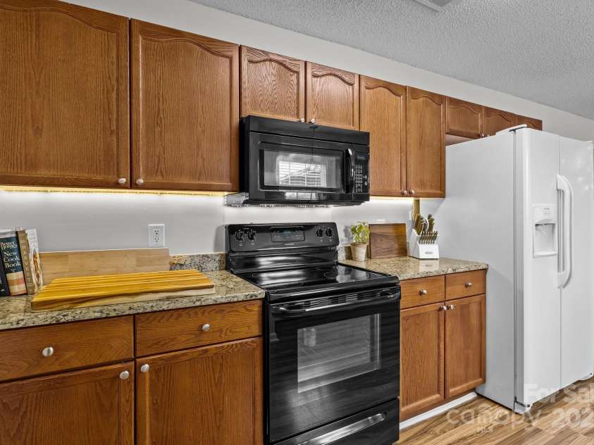 166 Chere Helen Drive, Mooresville, NC 28115.  MLS# CAR4232685, YatesRealty ID 8592. 