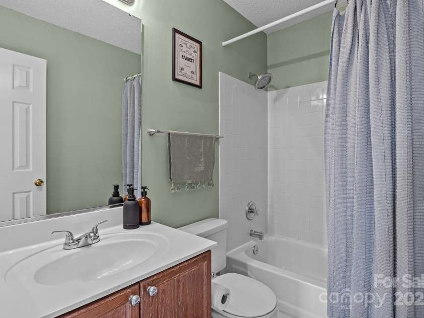 166 Chere Helen Drive, Mooresville, NC 28115.  MLS# CAR4232685, YatesRealty ID 8592. 